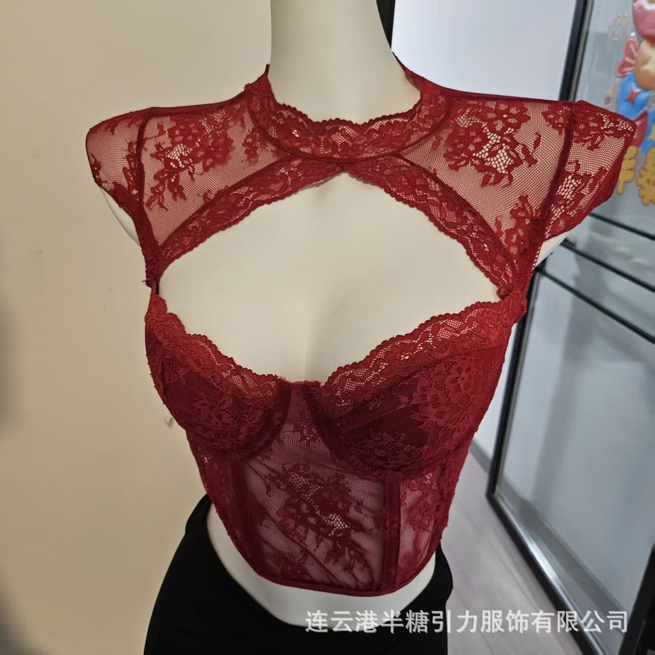 Half Sugar Gravity Lingerie Round Neck Lace Diamond Sexy Hollow Steel Ring Fishbone Slim Crop Top 6065