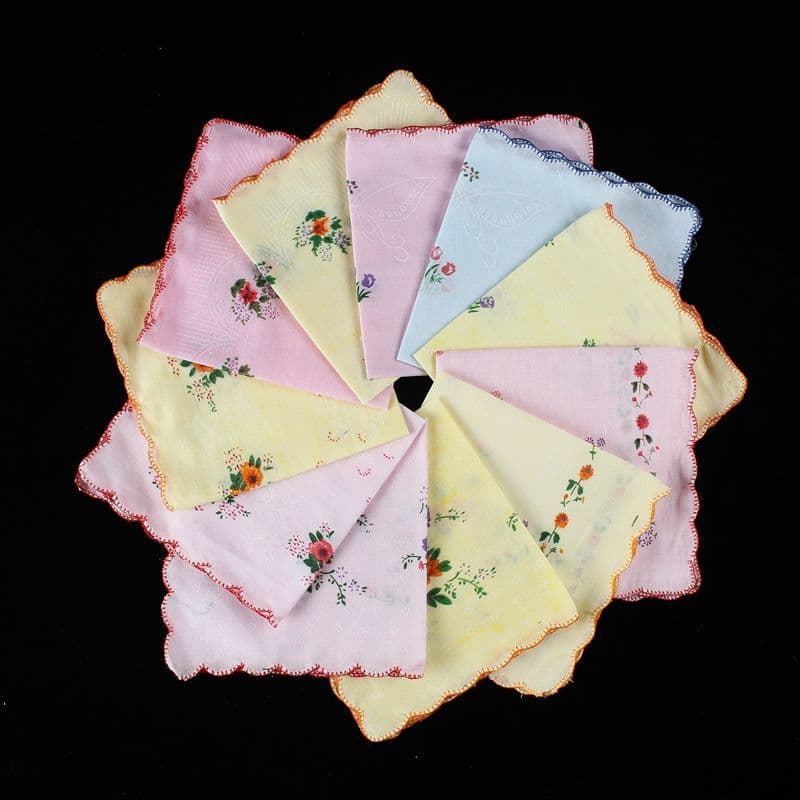 Vintage Style Cotton Handkerchief with Scalloped Edges, Traditional Square Cloth, Sweat Absorbing, Pure Cotton, Small Handkerchief for Women