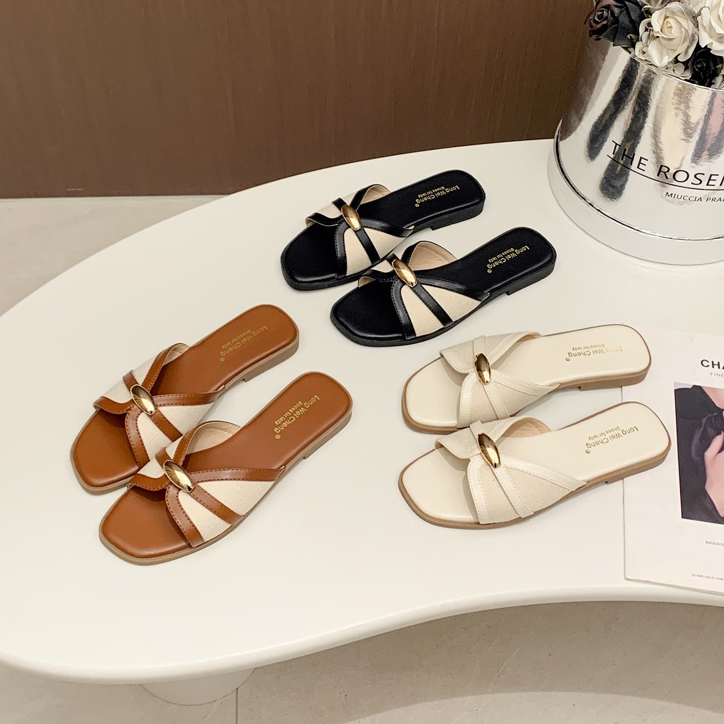 Cross-border New Casual Plus Size Two-Tone Light Luxury Chanel-Style Women's Slippers, Fashion Belt Buckle Roman Sandals