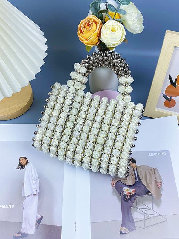 New Stylish Niche Premium Design Contrasting Arbutus Pearl Elegant Handbag Fashion Vintage Casual Evening Small Square Bag