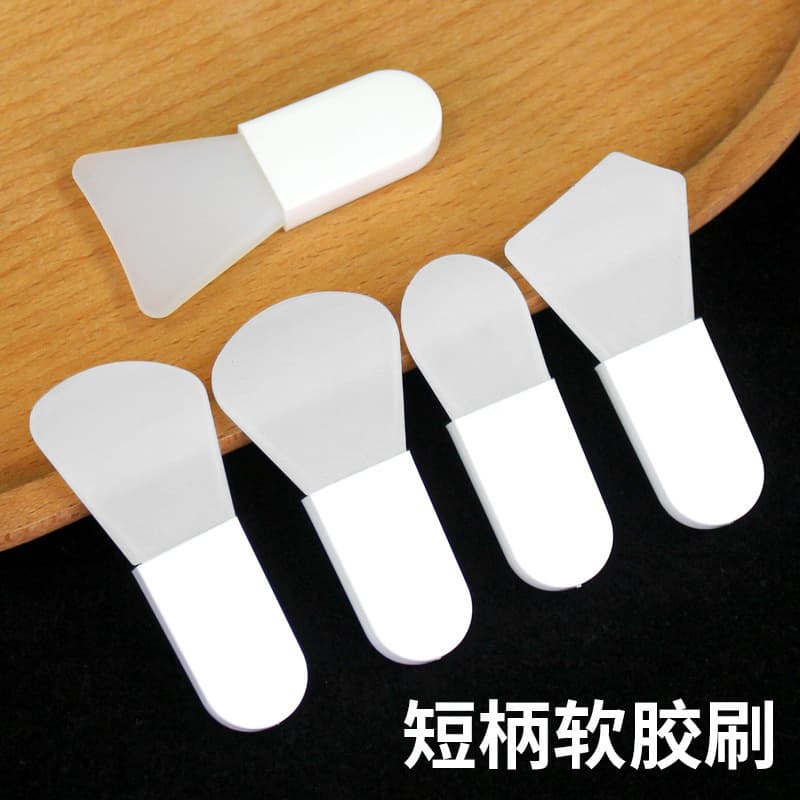 Fingertip mini silicone mask brush short handle mud mask application facial beauty tool portable silicone makeup brush