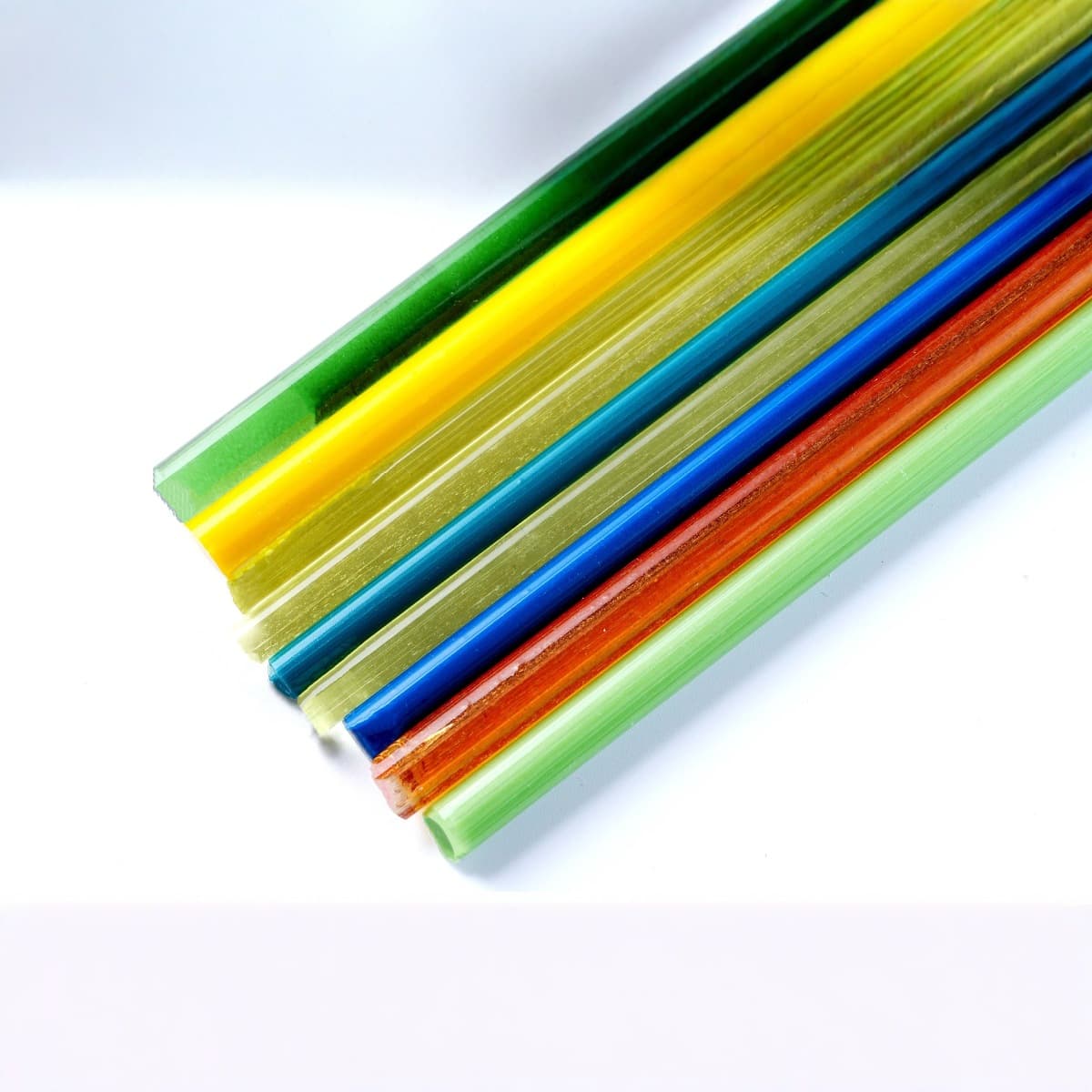 Hejie factory supplies colored transparent borosilicate glass rods in 22 colors for architectural decoration