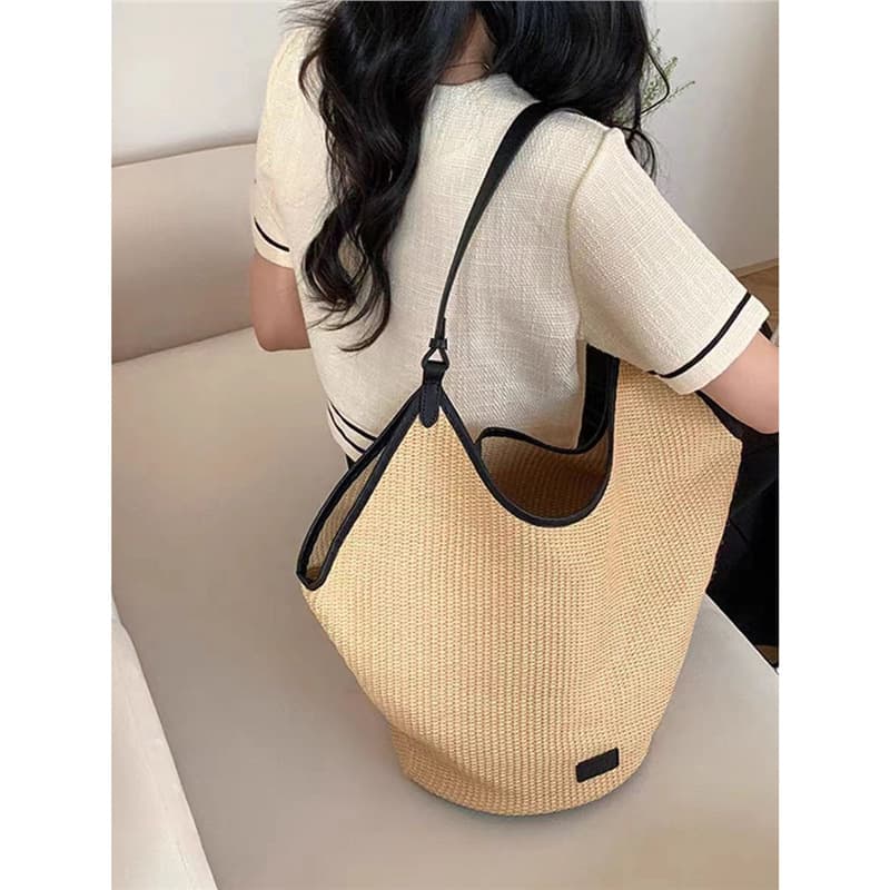 New High-Aesthetic Shoulder Woven Straw Tote Bag Fashion Women's Large Capacity 2025 Underarm Summer Commute Internet Famous