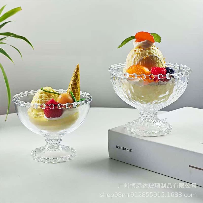 Short glass dessert bowl with beaded rim, ice cream bowl, sugar water bowl, juice cup, cold drink cup, dessert bowl