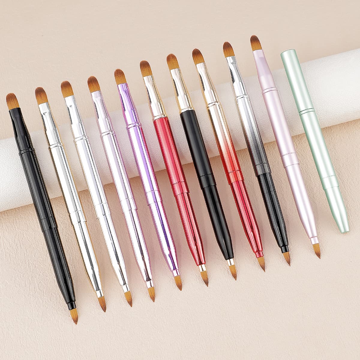 Double-ended lip brush, lipstick brush, telescopic, portable, blending, professional makeup artist special high-end makeup brush with cover, lip mask brush