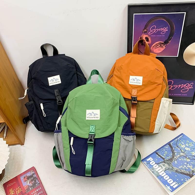 Trendy and cool children's bags 2025 new outdoor hiking bag for boys and girls, lightweight backpack for little boys to go out