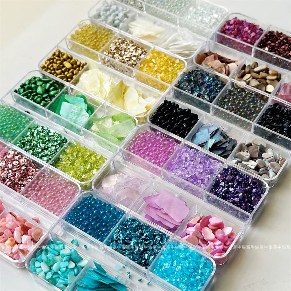 The new Xiaohongshu hot style INS color nail art gravel 6 grid mixed shell metal storm accessories bag wearable nails