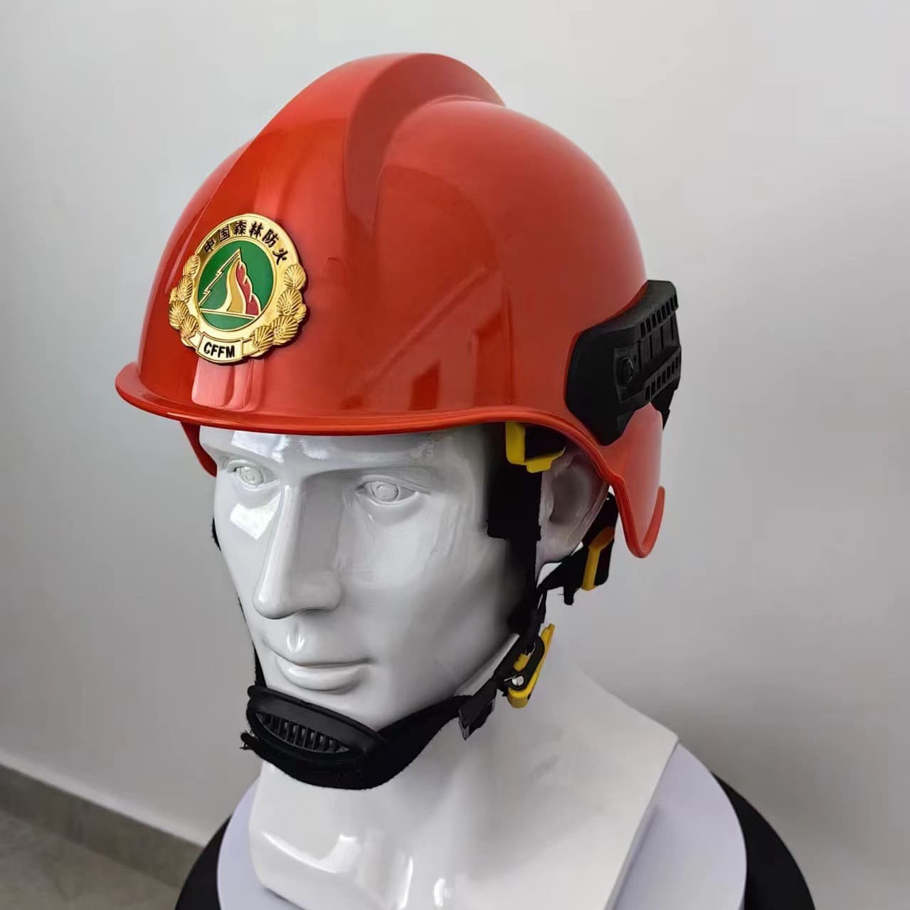 Forest rescue fire helmet, firefighter emergency protective helmet, hard hat, high strength anti-smash helmet