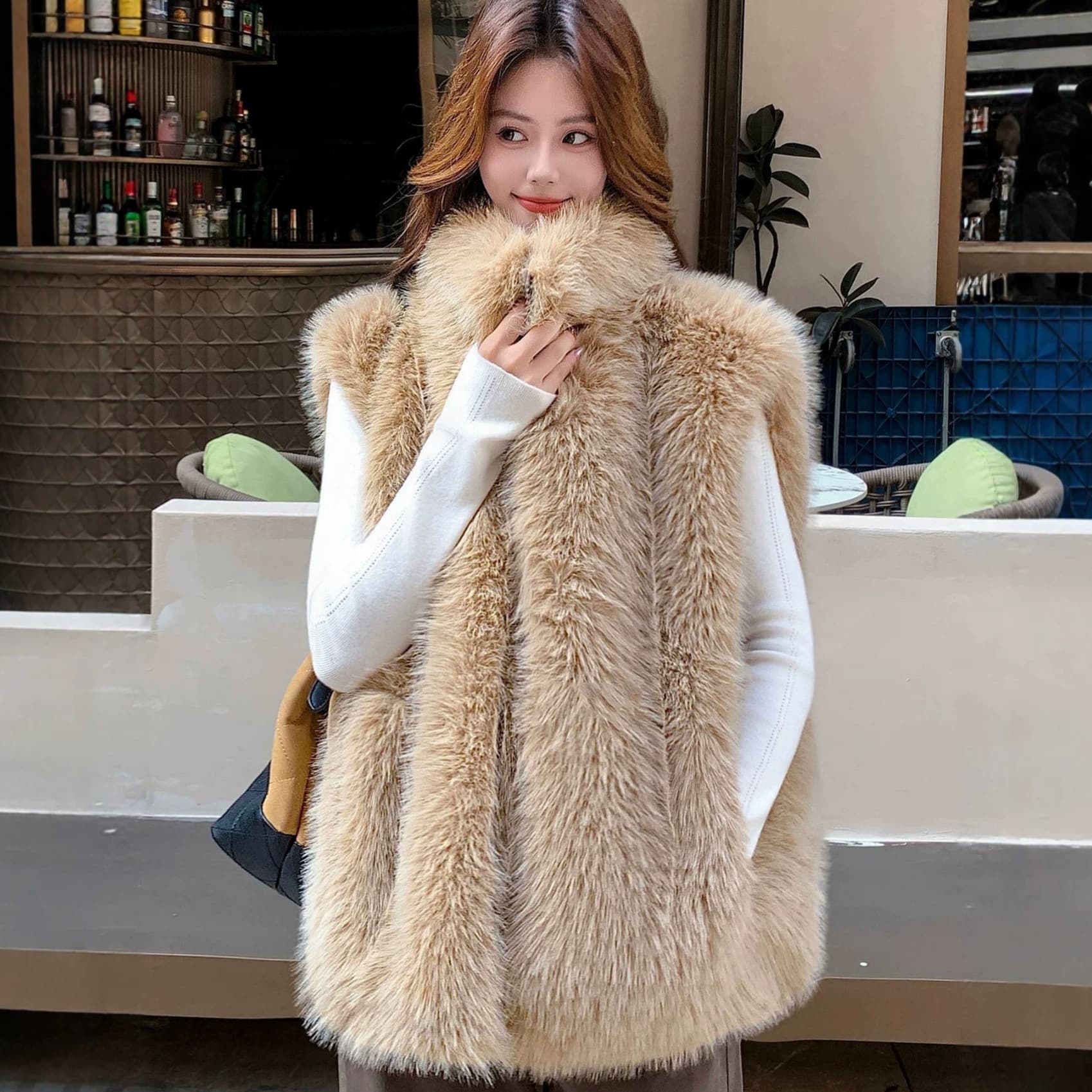 New Fall/Winter Women's Faux Fur Sleeveless Vest Coat Reversible Fashionable Warm Versatile Shawl Outerwear
