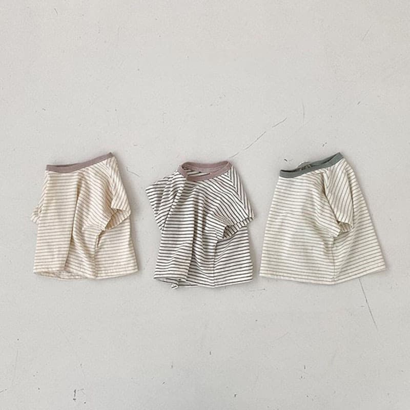 Spot Korean version of baby casual striped short-sleeved T-shirt for baby boy unisex half-sleeved top bottoming shirt fashionable