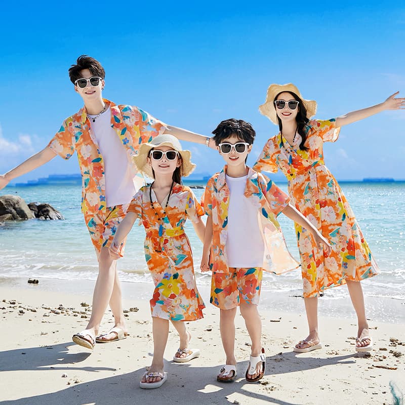 Internet celebrity parent-child summer clothes for a family of three and four, bohemian mother-daughter dresses, travel vacation beach suits
