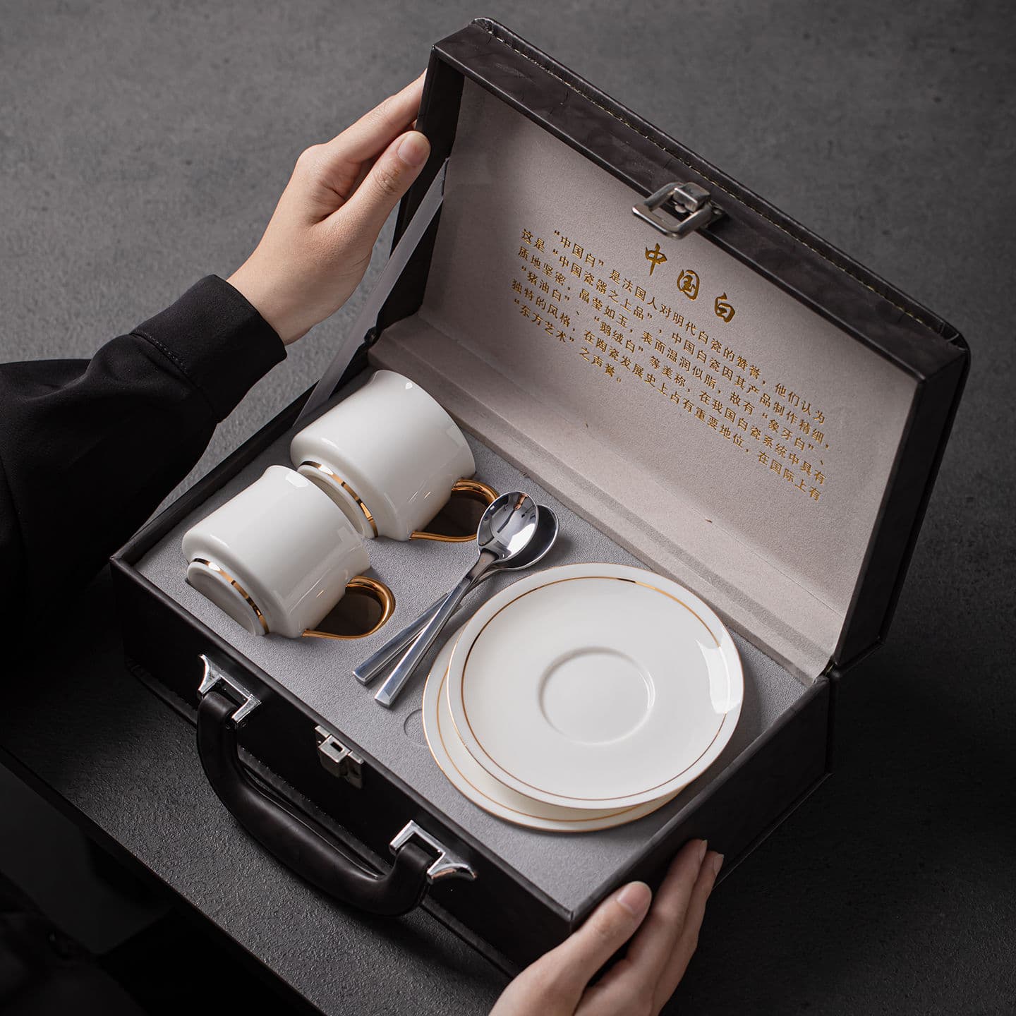 Light luxury gold glossy mutton fat jade porcelain coffee cup Dehua ceramics high-end souvenir cup and saucer set gift box wholesale