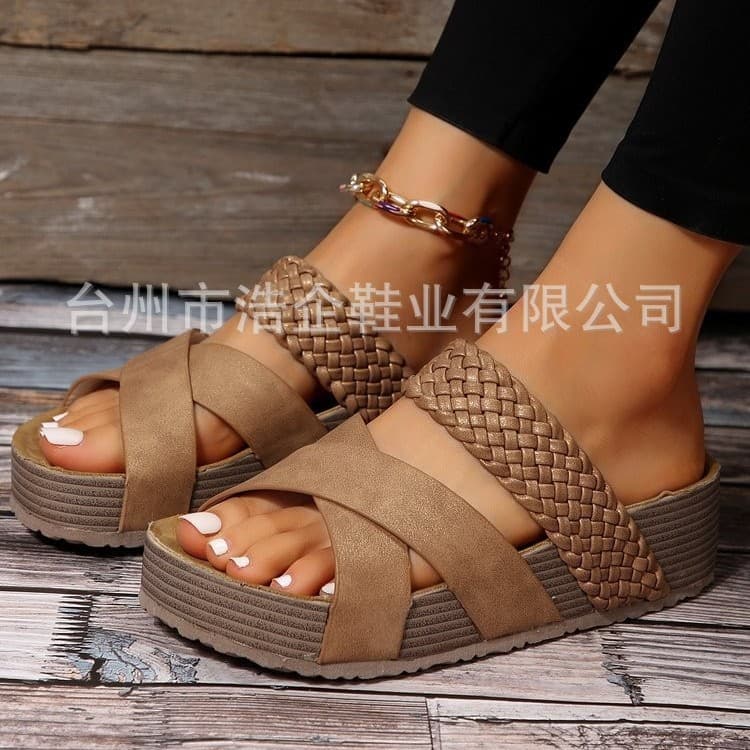 Cross-border Thick Sole Slippers for Women 2023 New Fashion Casual Lazy Shoes One-strap Cross Style Cross-border Slippers