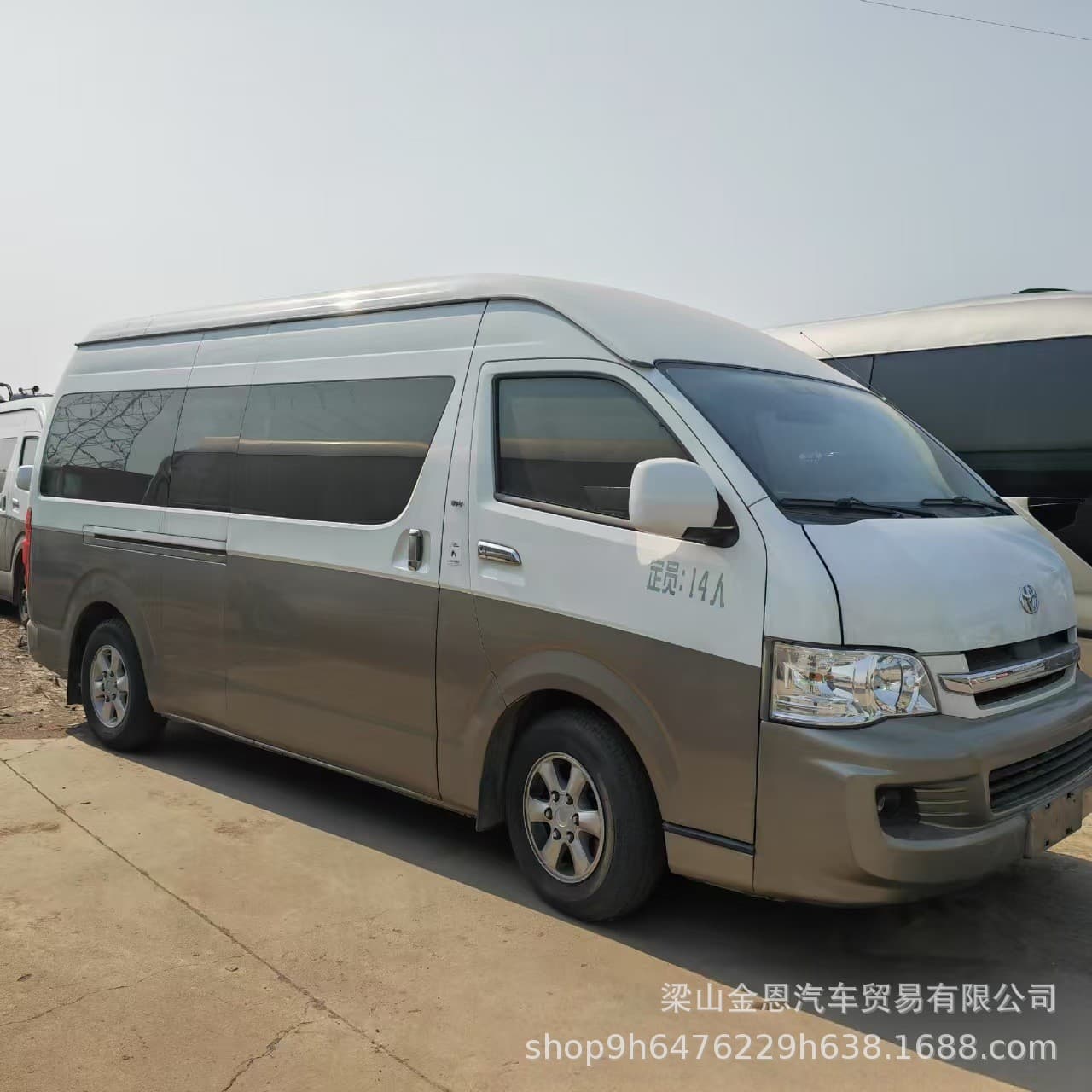 Used Toyota Hiace 14-Seat Minibus Commercial Vehicle, Export Toyota 19-Seat Gasoline Minibus Passenger Vehicle