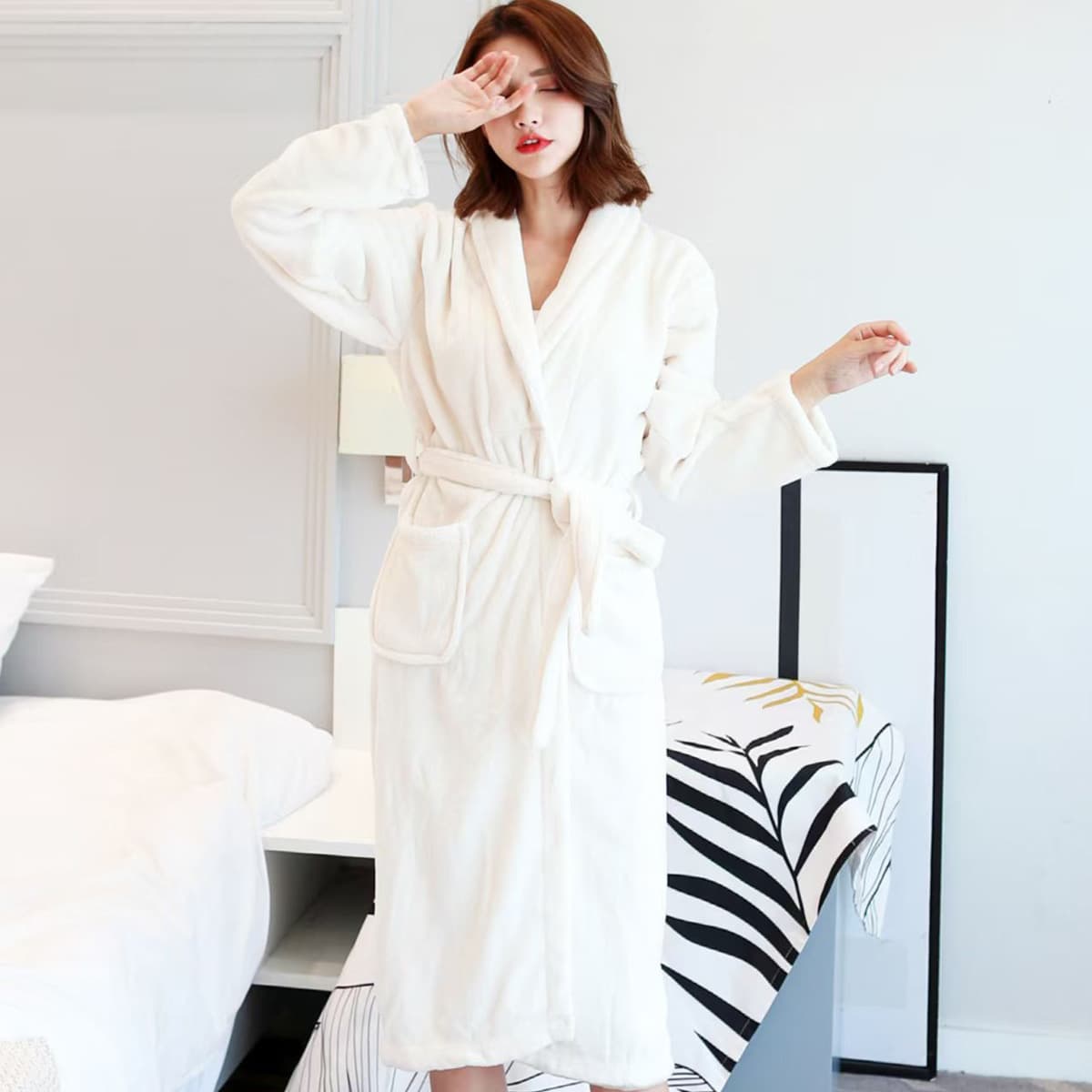 Women's Flannel Bathrobe Simple Pajamas Hotel Bathrobe Thick Long Bathrobe Women's Autumn Winter New Light Luxury Robe
