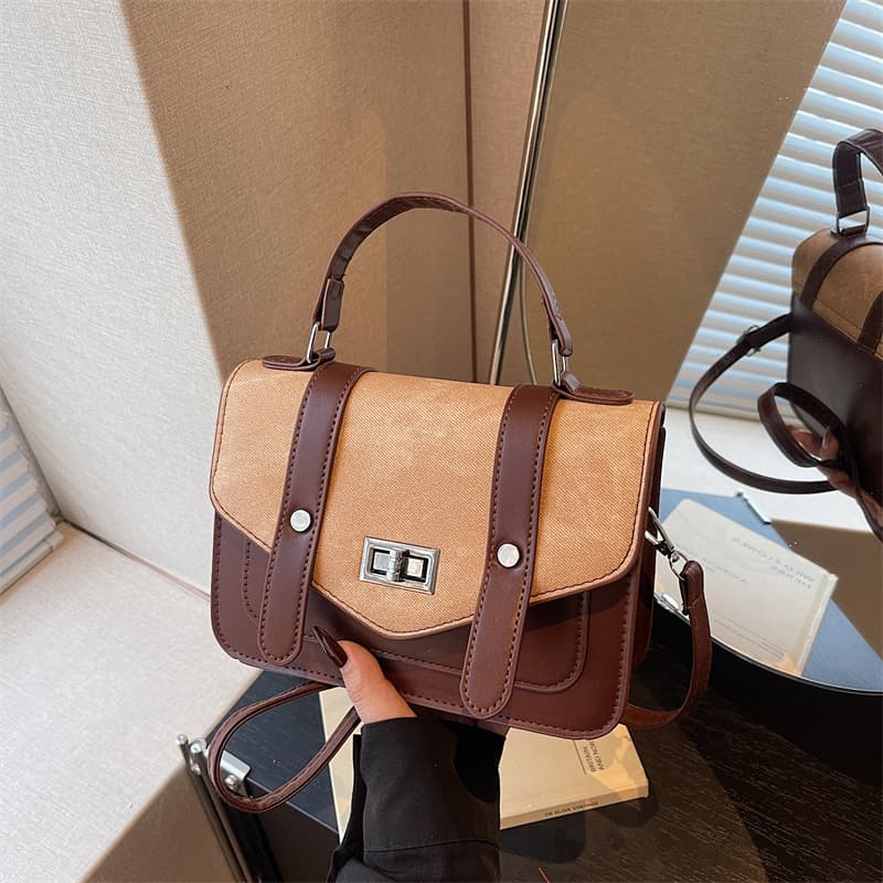 2026 New Style Messenger Bag with Contrasting Color Design, Retro Shoulder Bag for Women, Cross-Body Student Handbag, Commuting and Outing Bag for Women