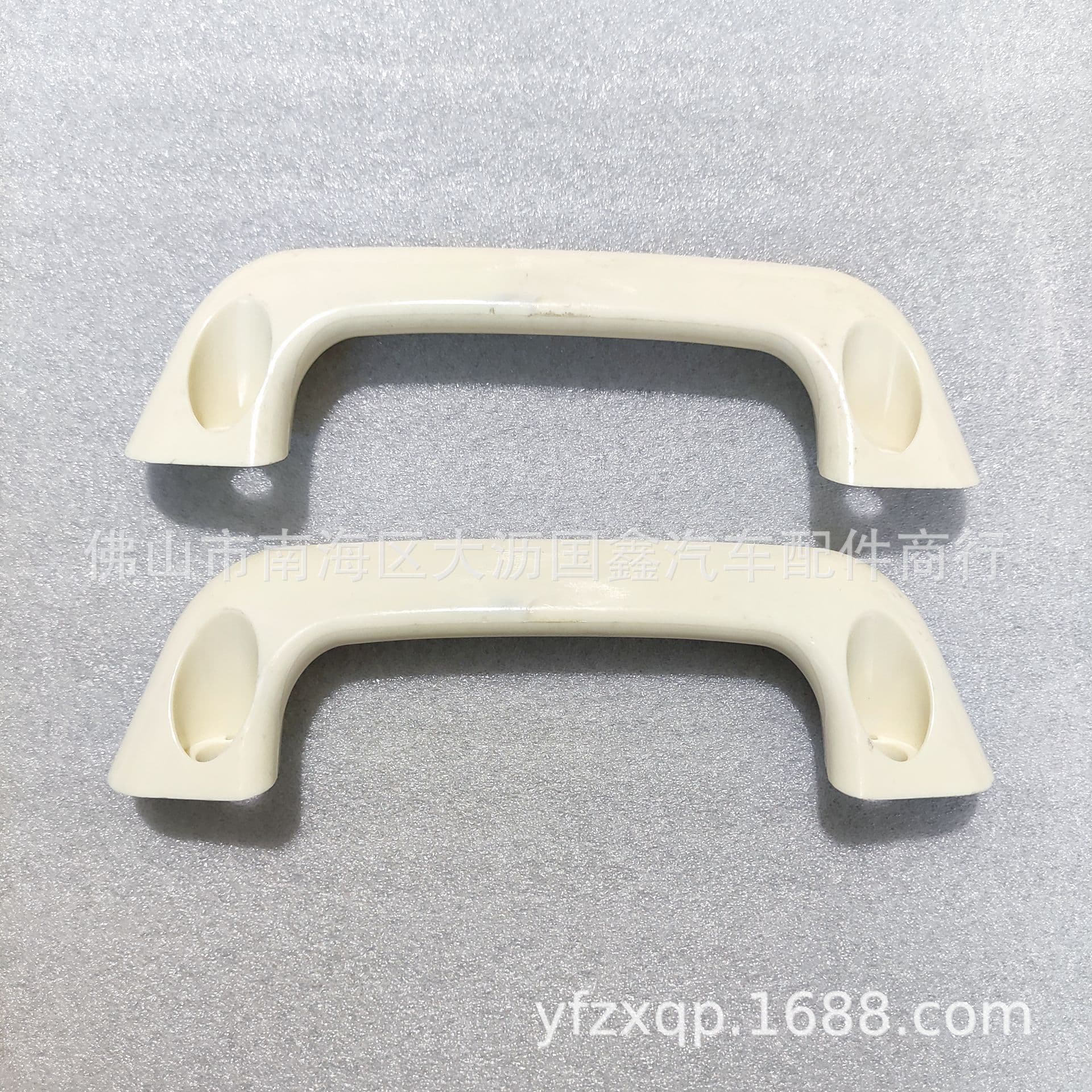 Suitable for Mitsubishi Fuso FV515 Cab Top Handle Handle Armrest FUSO MITSUBISHI Accessories