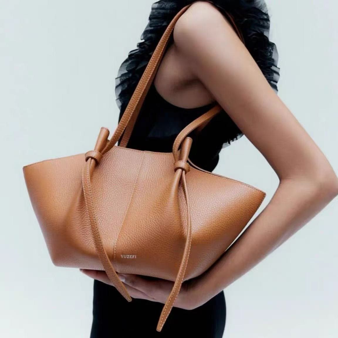 Yuzefi Tote Bag Trendy Versatile Tote Bag Light Luxury Handheld Wing Bag Large Capacity Commuter Fashion Shoulder Bag