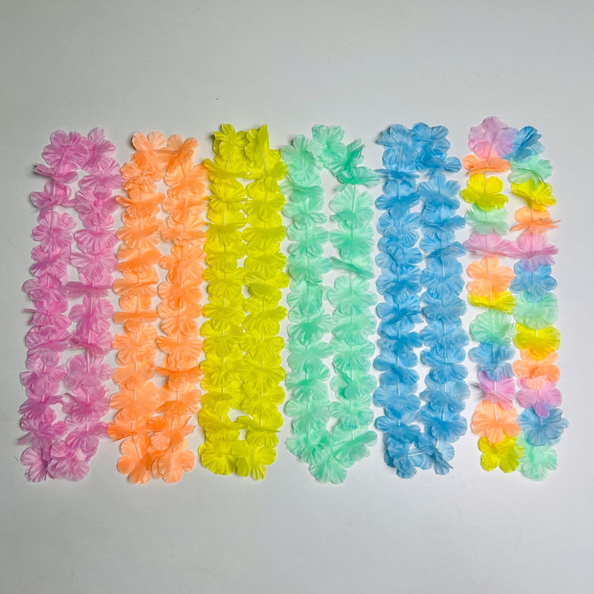 Hawaiian Macaron Colorful Wreath 24 Pairs of Petals Striped Fabric for Event Performances and Parties Multicolored Large Wreath