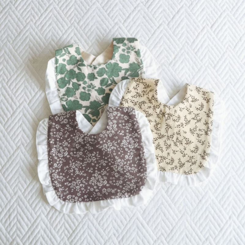 ins new spring and summer infant pure cotton bib saliva towel baby baby bib summer newborn