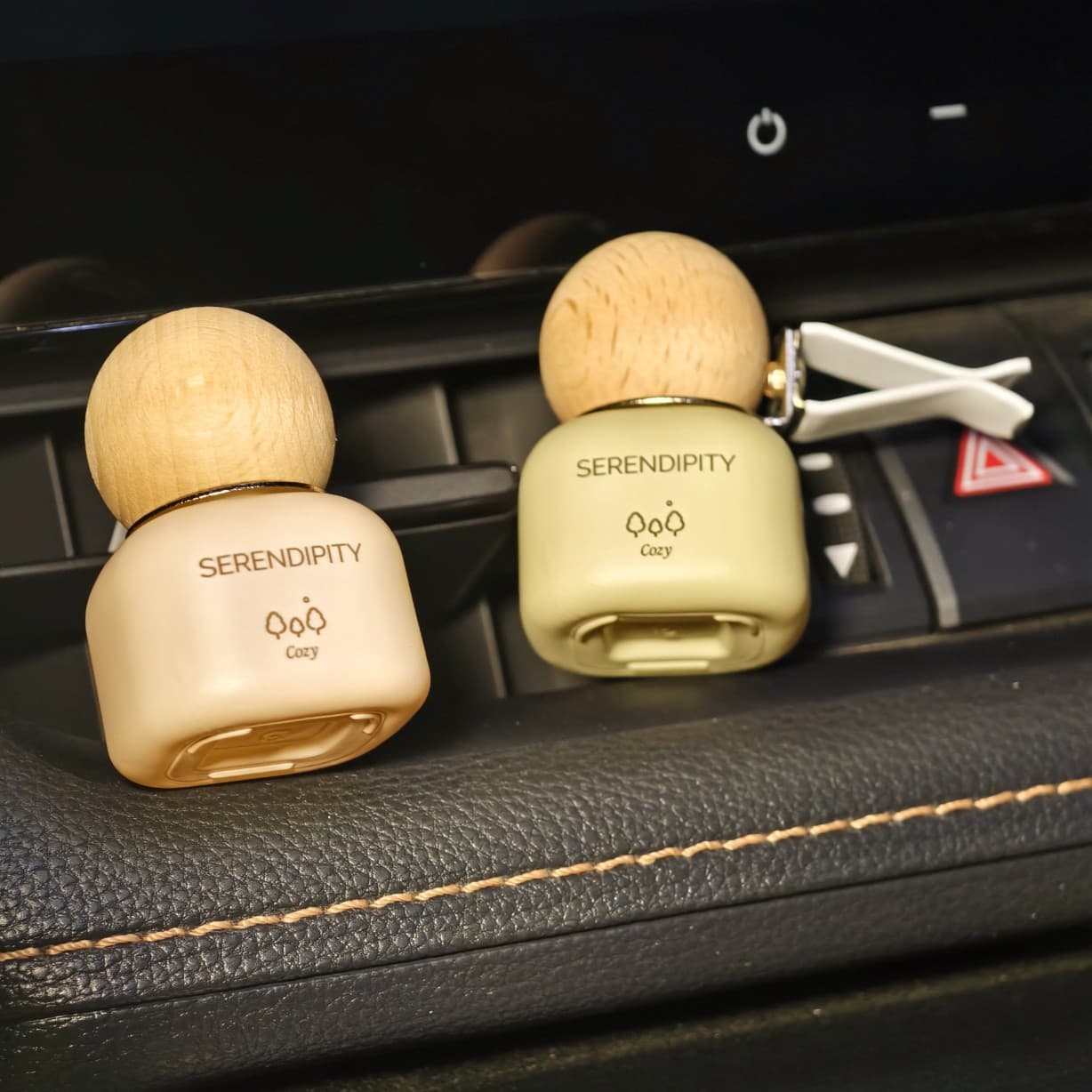 Car Vent Clip Empty Aroma Bottle Air Freshener Diffuser Refillable Perfume Essential Oil Container