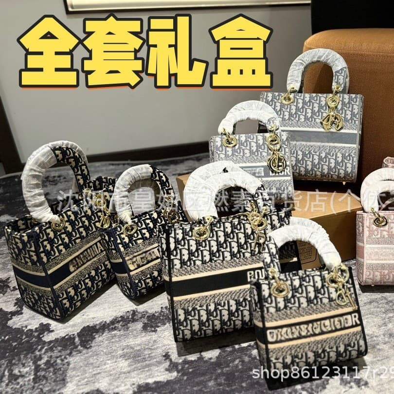 New Large Capacity Shopping Bag 2025 New Style Monogram Canvas Shoulder Handbag Tote Bag Niche Light Luxury Women's Bag