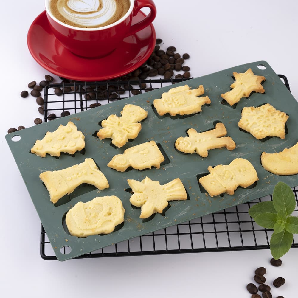 Christmas Style Biscuit Mold Santa Claus Chocolate Home Version Baking Silicone Mold Irregular Shape Modern Simple Design