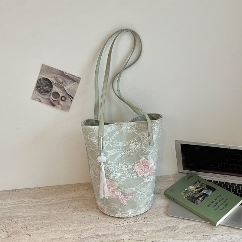 2026 New Embroidery New Chinese Style Lace Fashion Casual Large Capacity Bucket Popular National Style Shoulder Women's Bag Foreign Trade