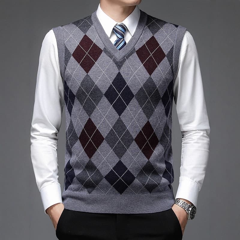 V-neck wool vest, thickened for autumn and winter, men's sleeveless diamond-patterned knitted vest, layered over jacquard sweater, men's vest.