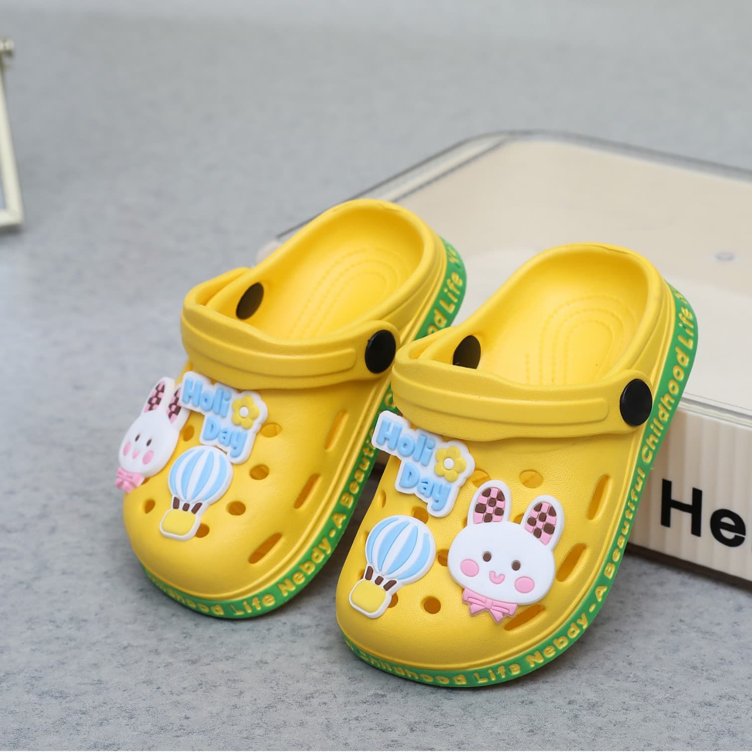 EVA Cropped Slippers for Toddlers and Babies with Bunny Cartoon Design, Waterproof, Soft Sole, Non-Slip, Baby & Infant Sandals
