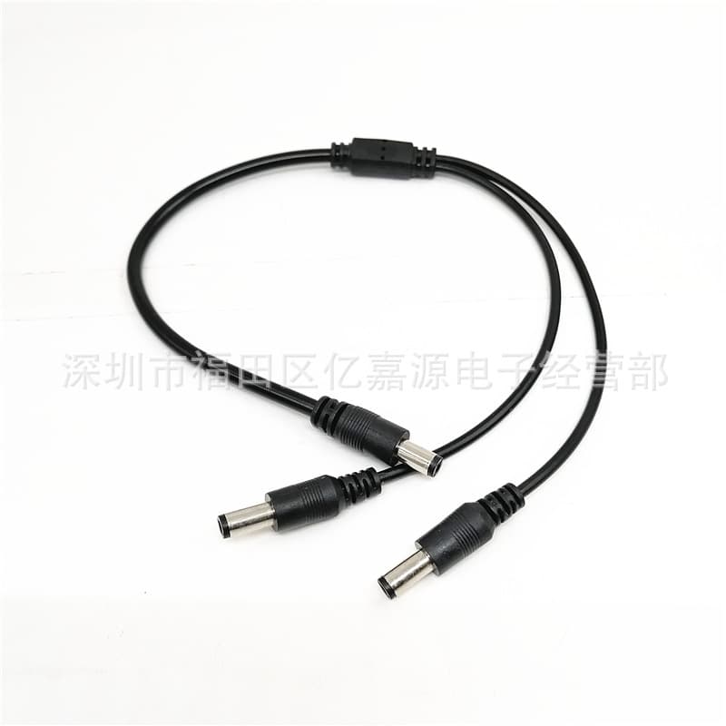 1-to-2 DC splitter cable with 3 male-to-male connectors, 5.5*2.1mm DC splitter cable, 1 input, 2 outputs.