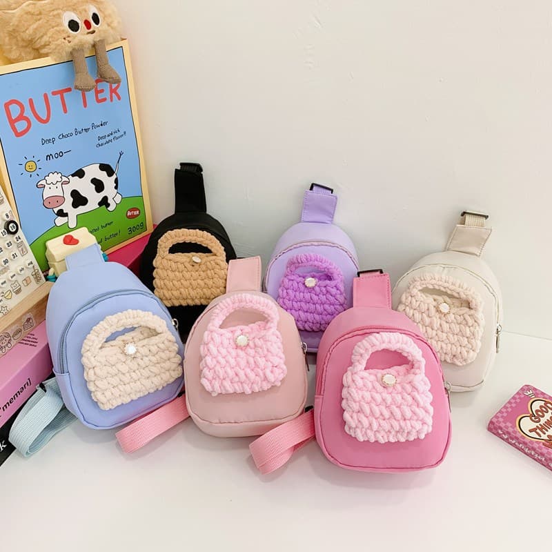 New cute niche design chest bag 2024 winter personalized children's fashionable and beautiful storage bag girls coin purse