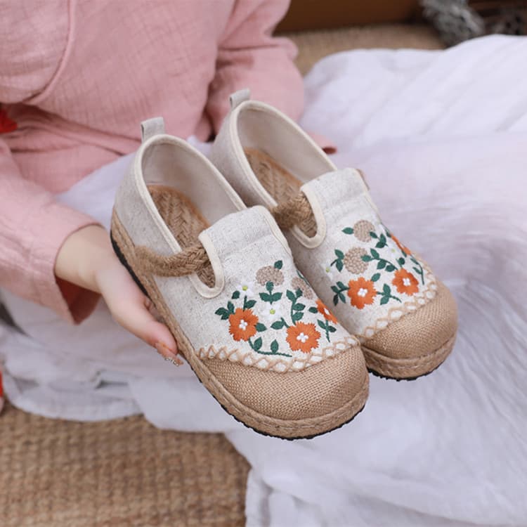 Old Beijing Cloth Shoes Women's New Style Slip-On Lazy Shoes 2024 Fisherman Shoes Flat Embroidered Shoes Wide Toe Shoes