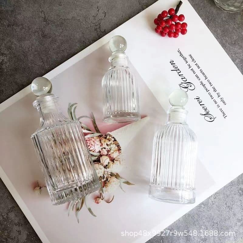 Aromatherapy Bottle Clear Glass Bottle Home Fragrance Bottle Diffuser Bottle Air Purification with Round Lid Glass Bottle Empty Bottle