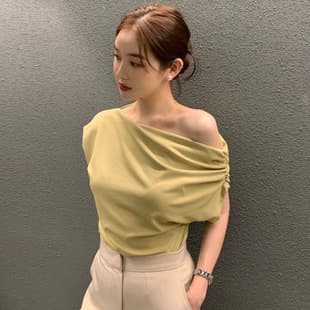 Korean Chic 2025 Summer French Asymmetric Off-Shoulder Loose Solid Pullover Short-Sleeve T-Shirt for Women