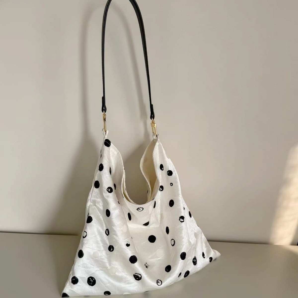 Polka Spring/Summer New Original Niche Black and White Polka Dot Bag Large Capacity Satin Underarm Lightweight Bag