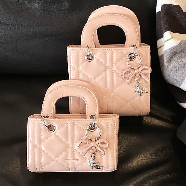 2026 New Bow Knot Niche Red One-Shoulder Crossbody Bag Handbag High-end Light Luxurious Diamond Princess Diana Bag for Women