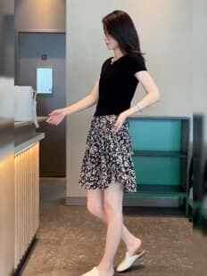 Trendy Street Style Set for Women Summer New: Slimming Age-Defying Fashion Salt-Style High-Waist Floral Print Skirt Two-Piece Set