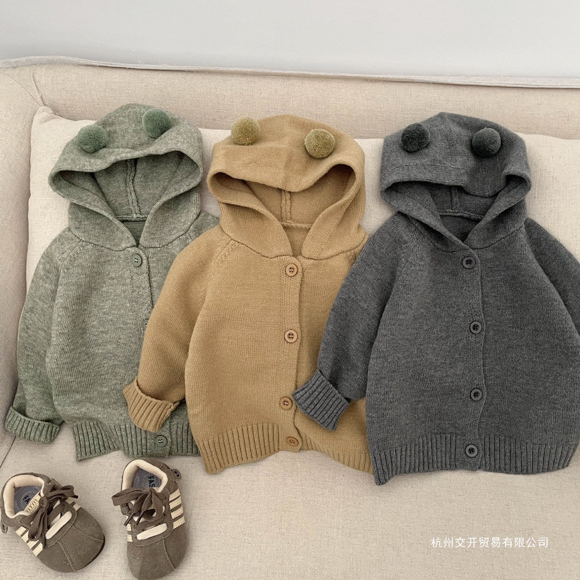 Children's sweater jacket 2025 autumn new Korean version unisex baby cute hooded knit cardigan infant autumn clothing