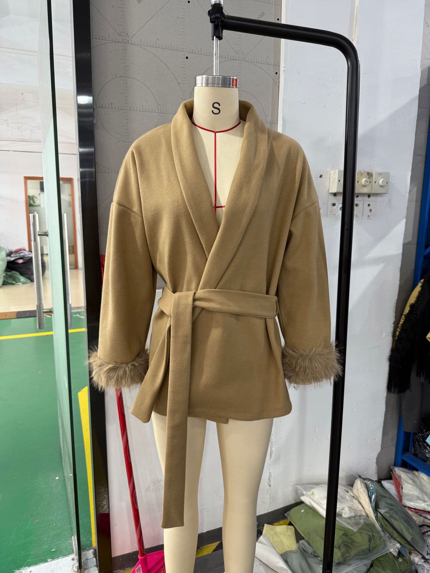 2026 Fall/Winter French Wool Blend Jacket Short Coat for Women with Fur Cuffs, V-Neck, Tie Belt, Solid Color, European & American Style