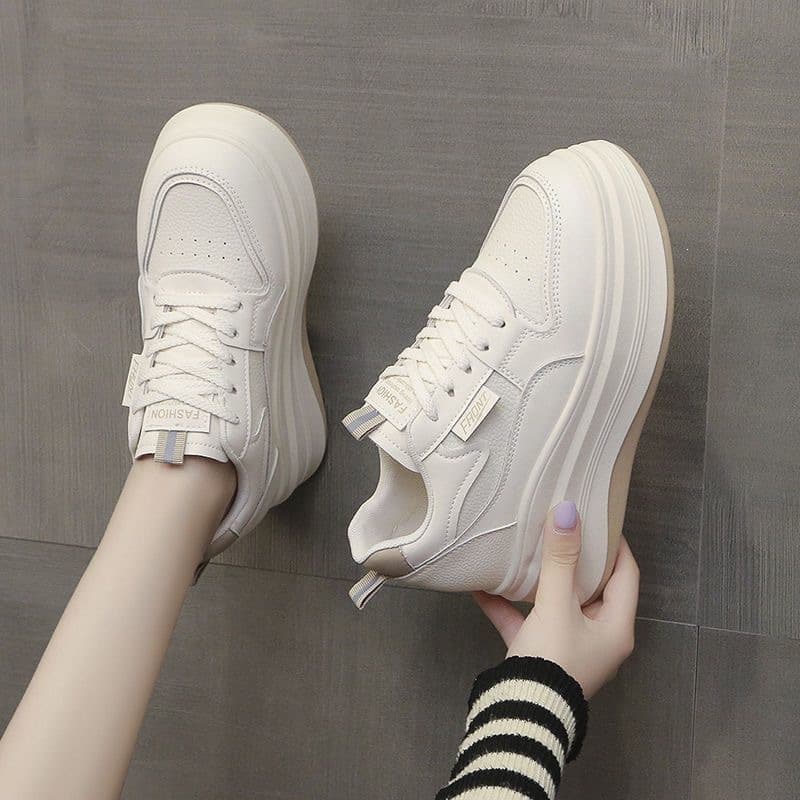 Trendy Height-Increasing Women's Sports Casual White Shoes 2026 Spring New Arrival Versatile Platform Sneakers for Petite Women