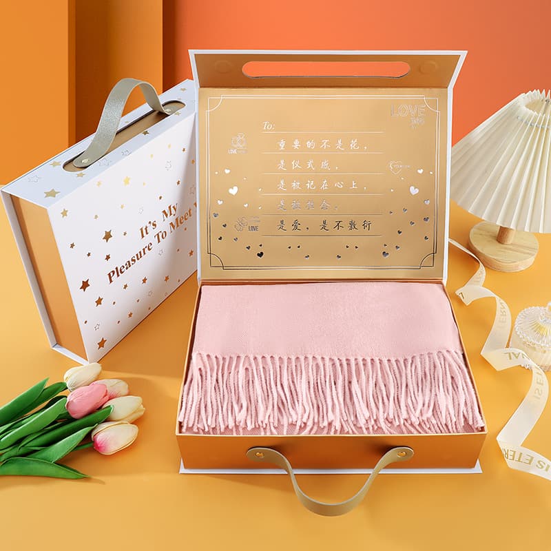 Scarf Gift Box Wholesale Flip-Top Box Creative 3D Heart Handle Packaging Box "With You All the Way" Gift Box