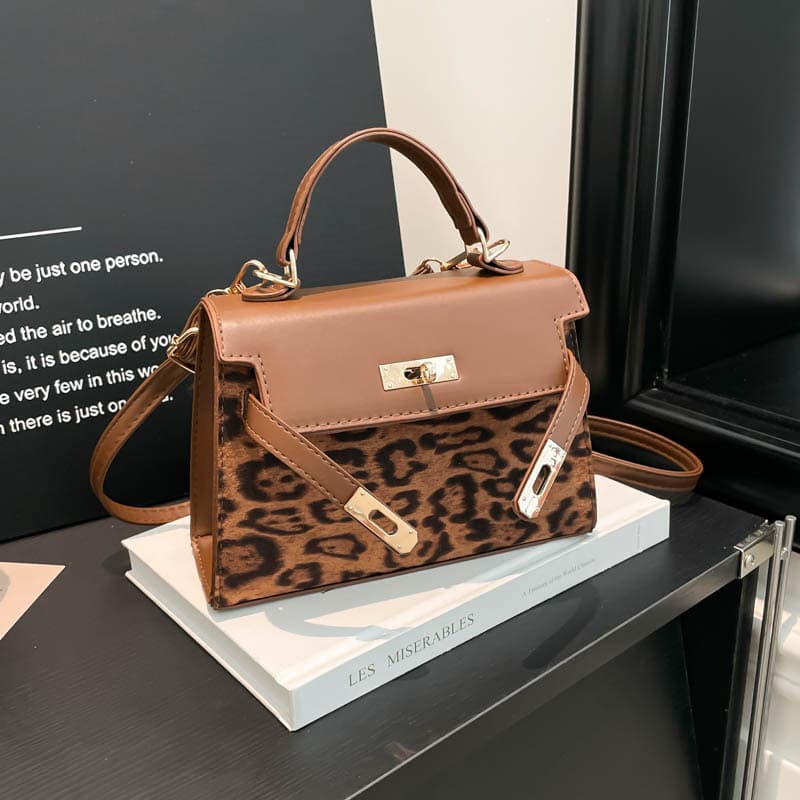 One-shoulder cross-body portable retro texture 2025 autumn and winter new popular stitching leopard print fashion Kelly bag for women