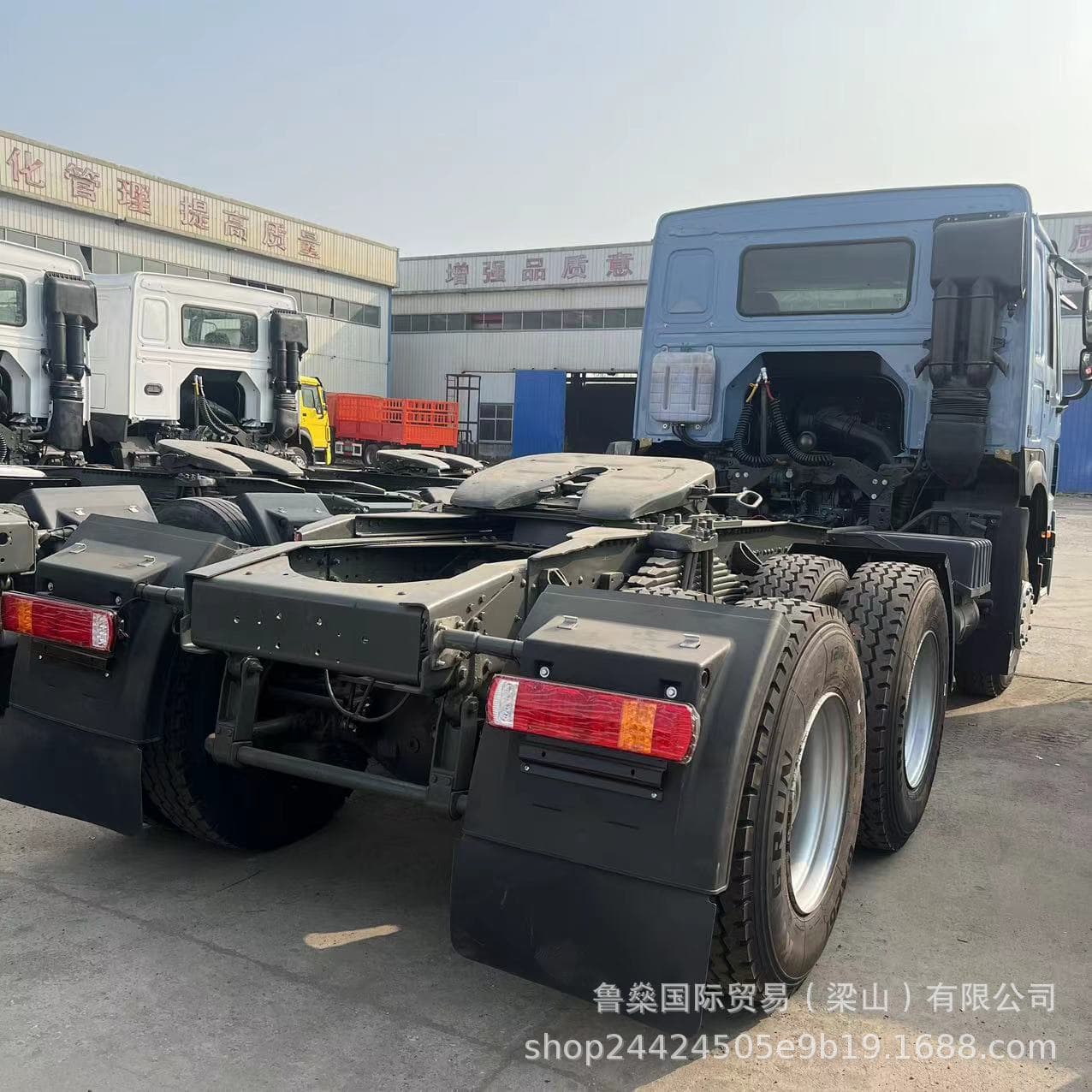 Transfer used 10-wheel HOWO tractor, dual-axle semi-trailer head, 380 HP container transport head