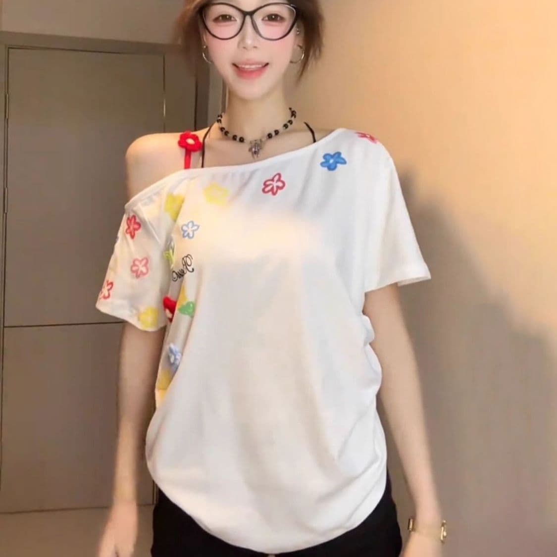 Plus Size Floral Embroidered Black Off-Shoulder Short Sleeve T-Shirt Women Summer New Design Sense Camisole Off-Shoulder Top