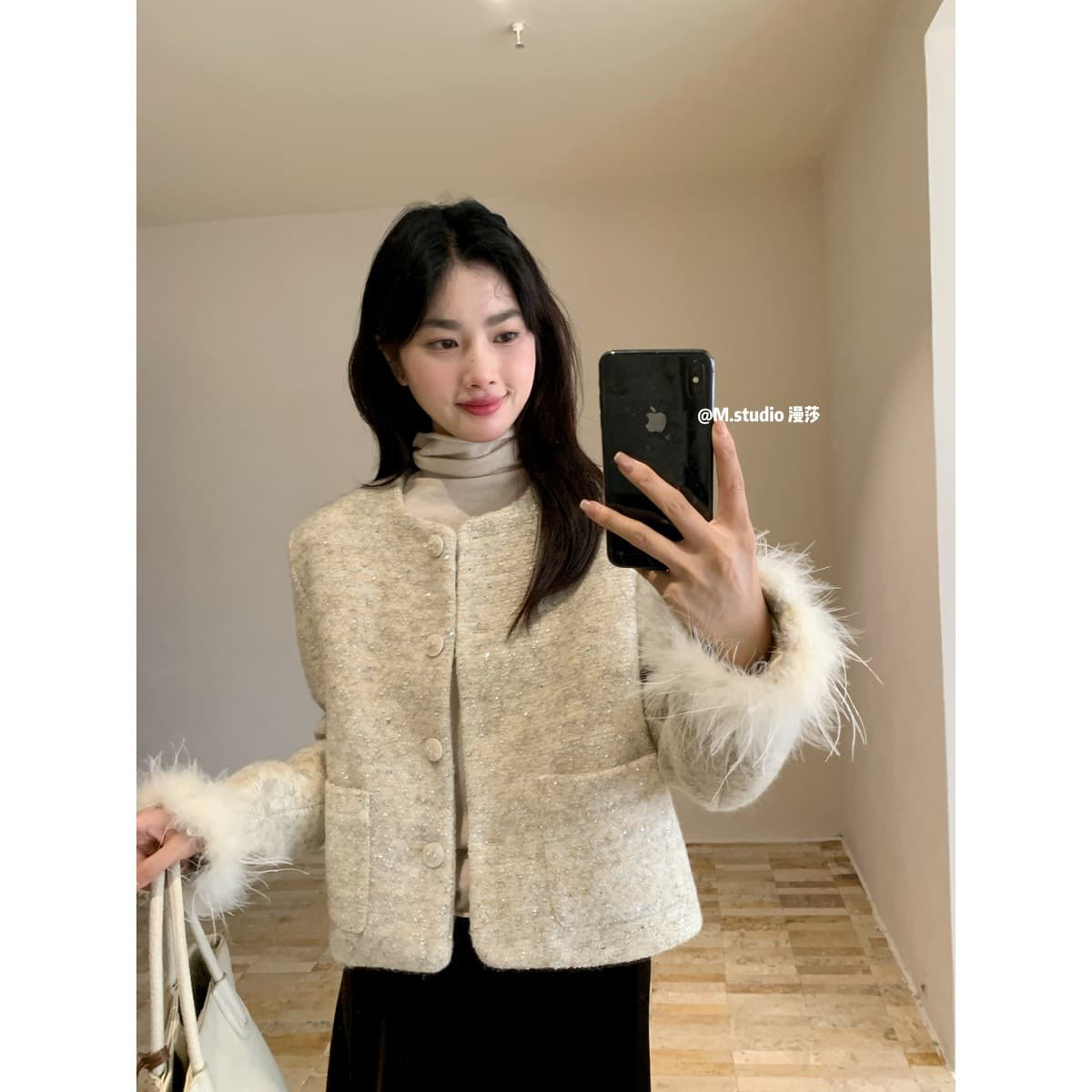 Guangzhou Shisanhang Authentic Winter New Style French Cuff Fur Design Sweet Atmosphere Tweed Coat