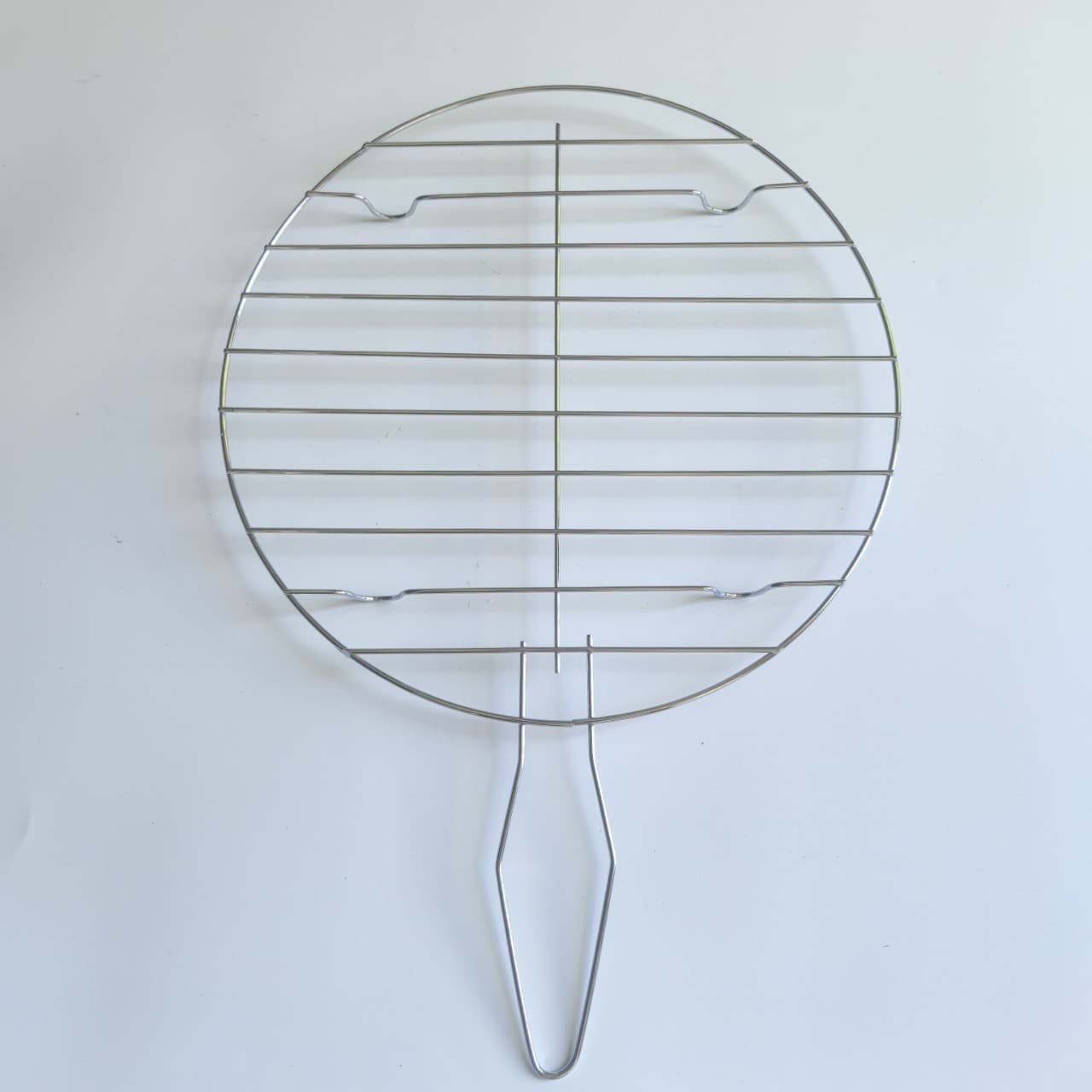 Factory direct sales of round barbecue grills, grilling nets, multi-functional rust-proof charcoal stoves, meat smoking nets, and electric ceramic barbecue grills.