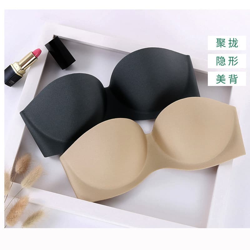 Seamless underwear for women with small breasts gathered to reveal big cloud-like breasts. Summer no-wire girly style bra with no empty cup