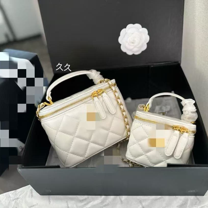 Classic Gold Logo Diamond Quilted Lambskin Box Bag Versatile Fashionable Shoulder Crossbody Handbag for Women Mature Elegant