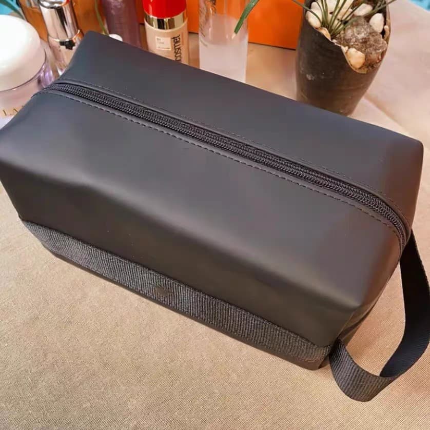 Pu Wholesale Cosmetic Bag Portable Travel Large Capacity Toiletry Bag Desktop Cosmetics Packaging Storage Bag